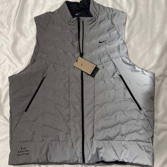 Nike Running Division Therma-Fit ADV Reflective Running Vest - Picture 7 of 14